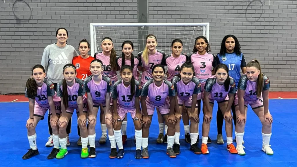 Futsal feminino de Caçador é tricampeão invicto da Olifrai 2025