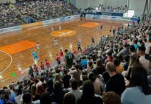 Joaçaba perde para Jaraguá, mas torcida faz linda festa em Videira