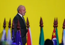 Lula é vaiado durante Marcha dos Prefeitos em Brasília