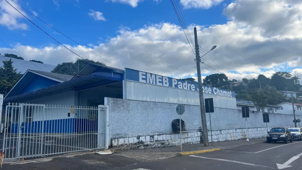 Caçador autoriza construção de muro na Escola Padre José Chamot
