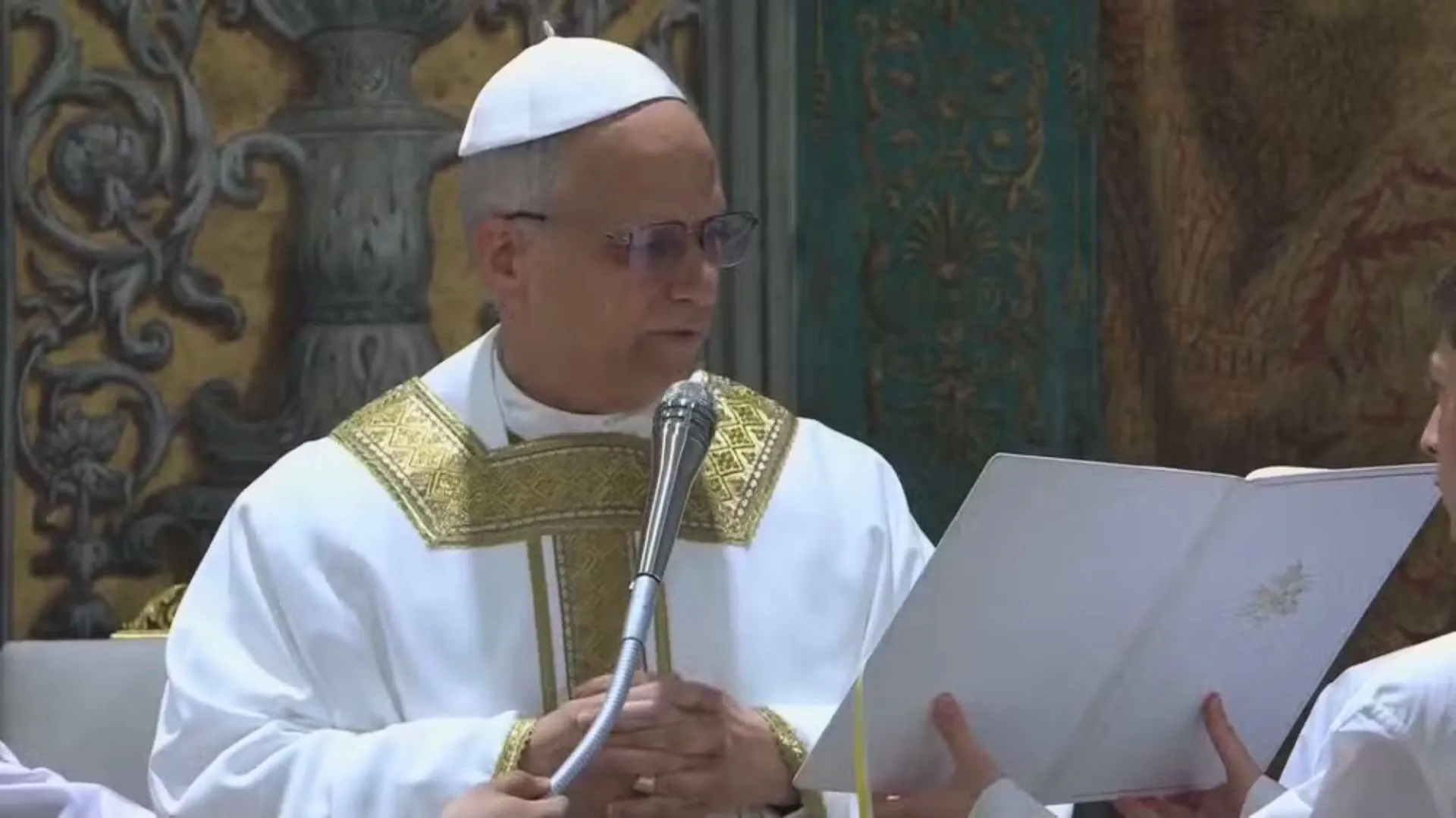Papa Leão XIV celebra sua primeira missa como pontífice na Capela Sistina