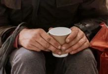 Abrigo temporário acolhe moradores de rua nas noites geladas de inverno em Videira