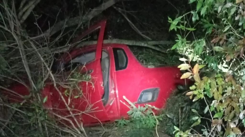 Condutor fica ferido em acidente na SC-355 em Lebon Régis