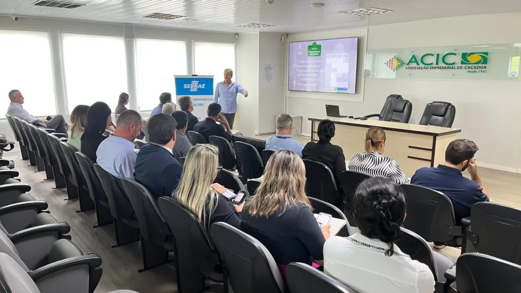 SEBRAE e AMARP lideram reunião em Videira sobre o futuro do agronegócio regional