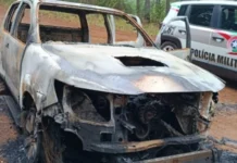 Caminhonete furtada em Palmas é achada queimada em Caçador
