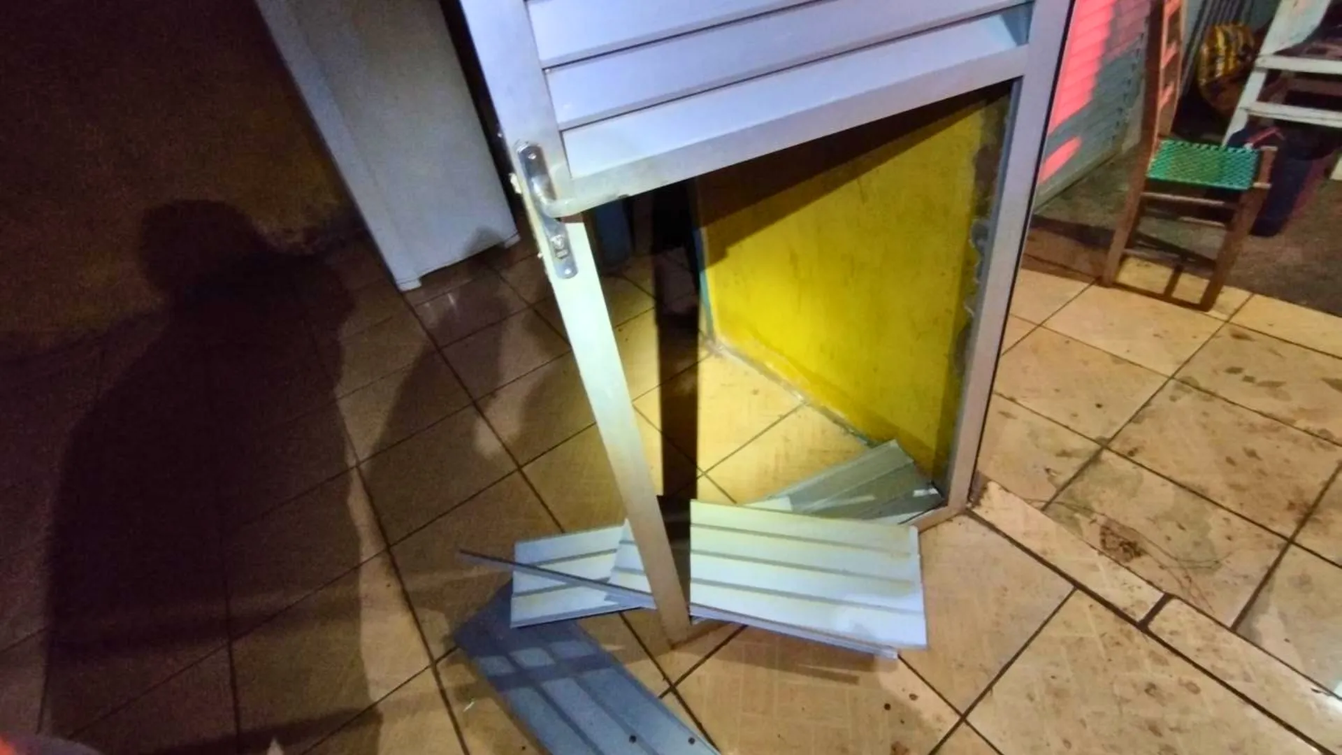 Idosos são agredidos com facão durante tentativa de roubo