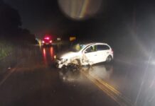 Acidente envolve carro e dois ônibus em Videira