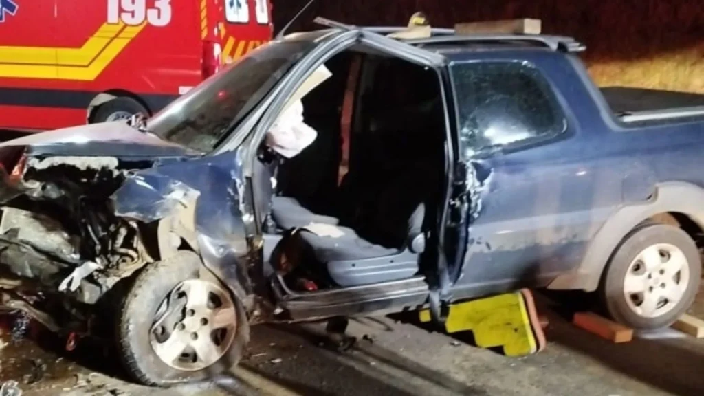 Colisão frontal na BR-282 deixa três feridos em Campos Novos