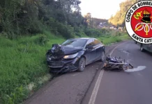 Colisão frontal entre carro e moto na “Curva do Chiqueirão” deixa feridos