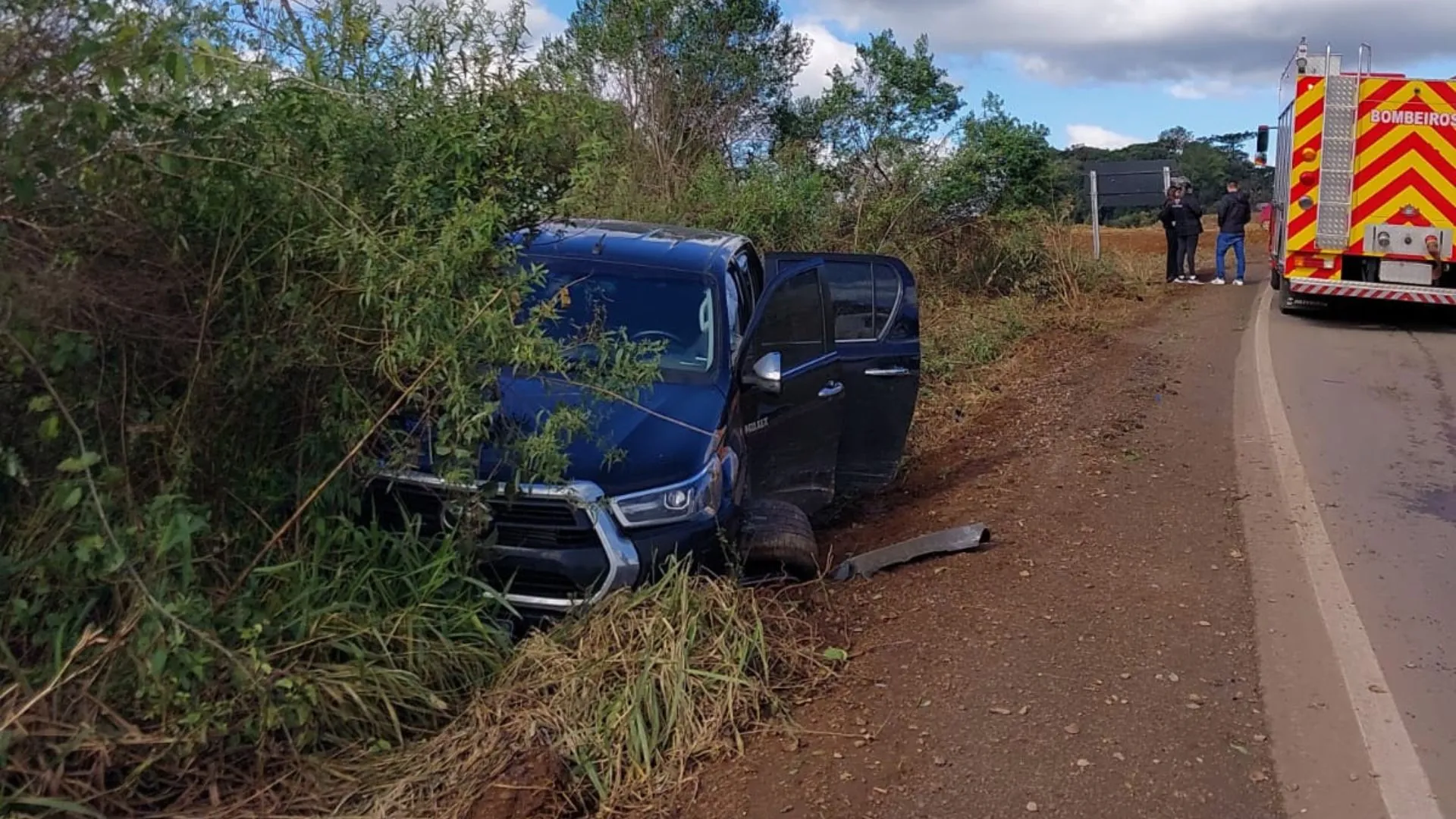 Colisão na SC-135, em Videira, sentido Pinheiro Preto, deixa duas pessoas feridas