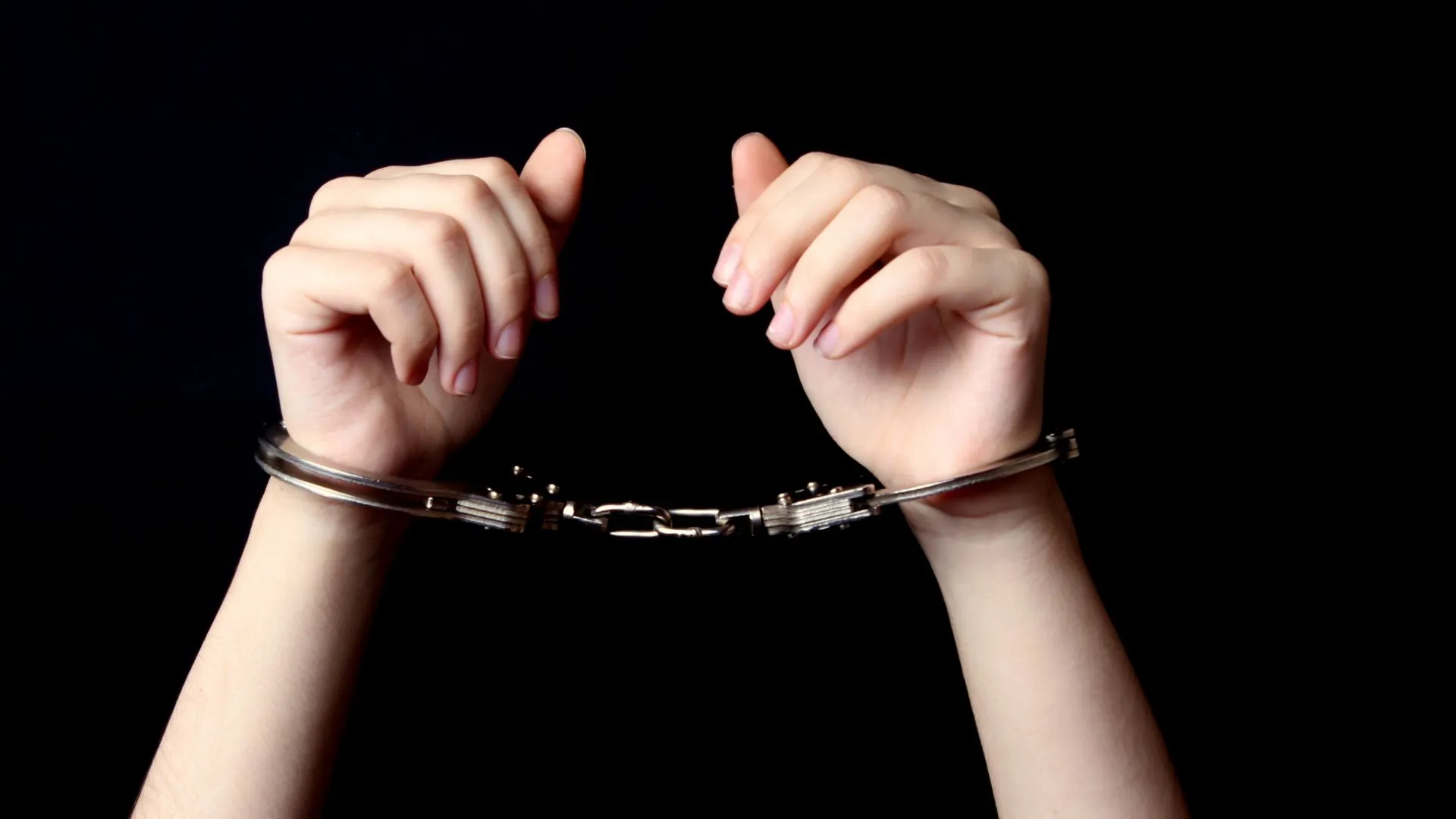 Mulher é presa por tráfico de drogas em Caçador