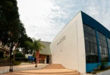 Biblioteca de Videira amplia horários para melhor atender a população