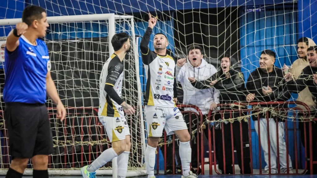 Caçador Futsal vence de virada e assume vice-liderança da Copa SC