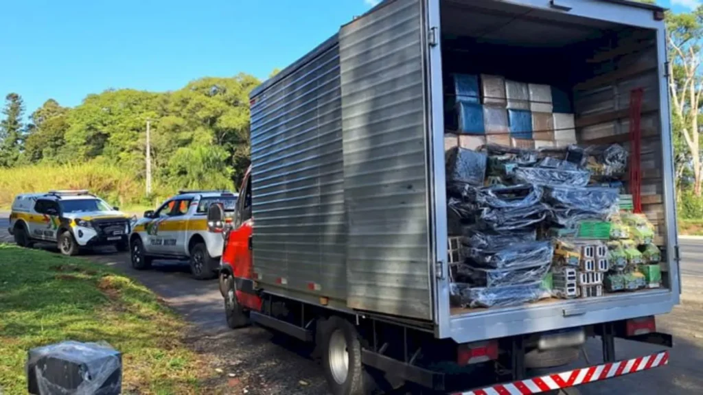 Caminhão com brinquedos escondia mais de 1.400 garrafas de vinho