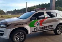 Homem é preso após ameaçar pai e agredir policiais