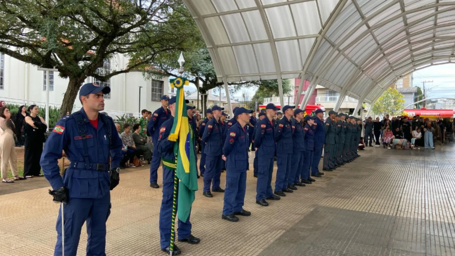 Corpo de Bombeiros de Videira recebe recursos e forma novos bombeiros