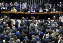 Congresso aprova mais vagas na Câmara e SC ganha 4 novos deputados