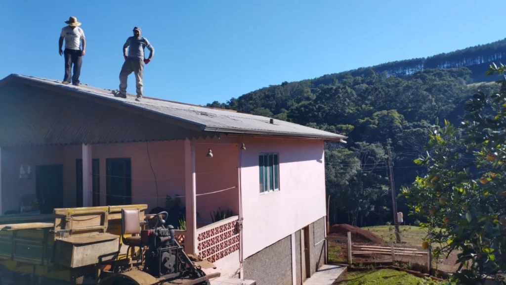 Família Serafini recomeça após granizo em Videira