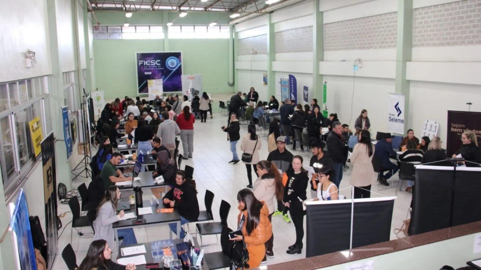 Feirão do Emprego é sucesso em Caçador