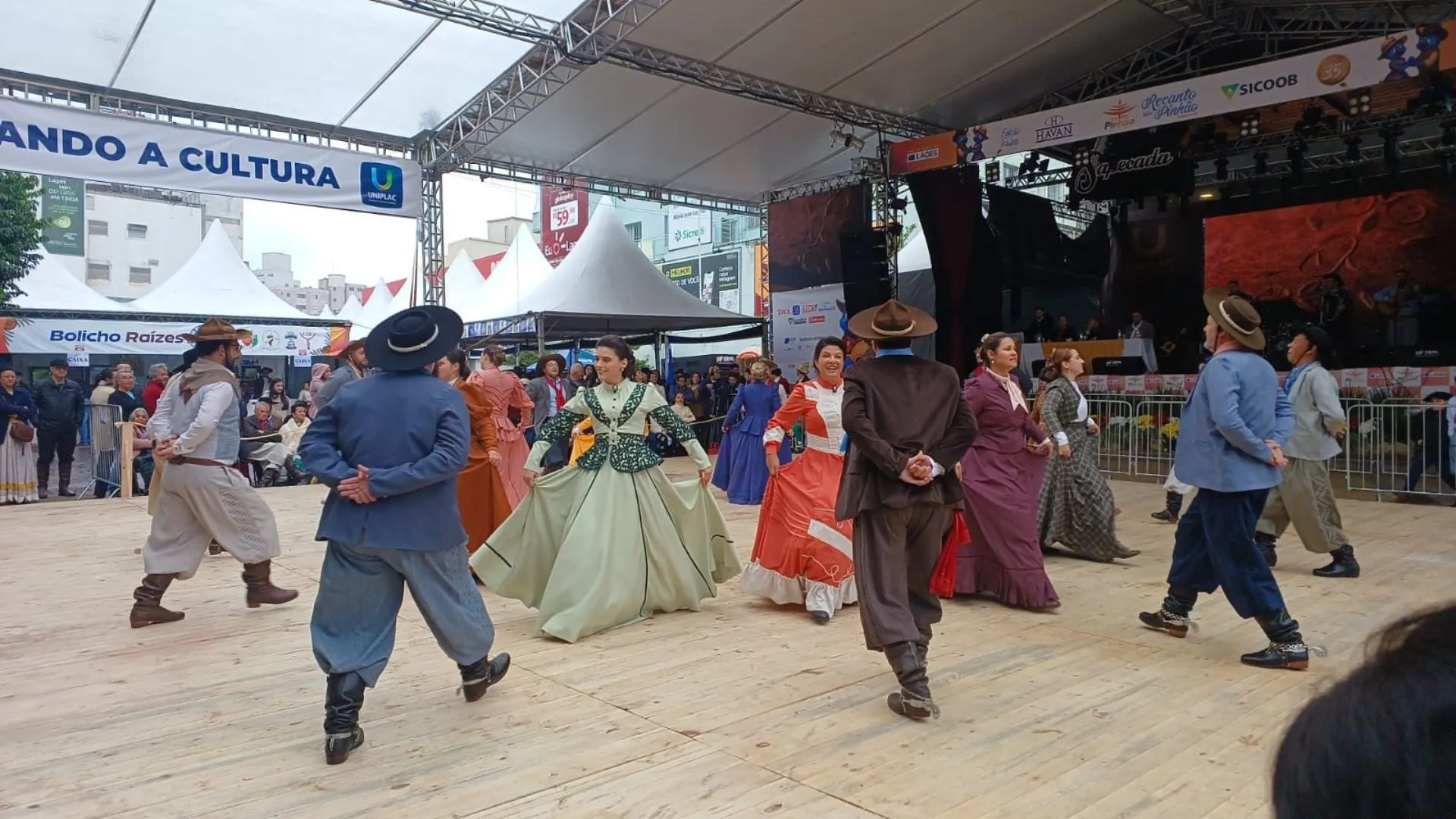 Grupo de dança Herança do Contestado conquista 3º lugar em festival