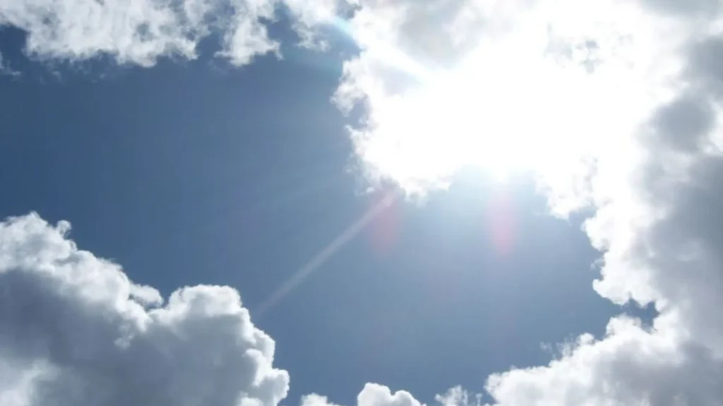 Sol entre nuvens predomina em Santa Catarina nesta terça-feira