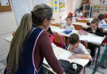 Governo de SC anuncia reajuste de até 17,5% para servidores da educação