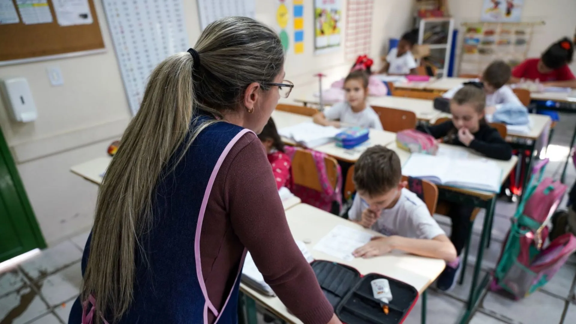 Governo de SC anuncia reajuste de até 17,5% para servidores da educação
