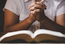 SC atualiza lei e aumenta punições para ofensas contra religiões