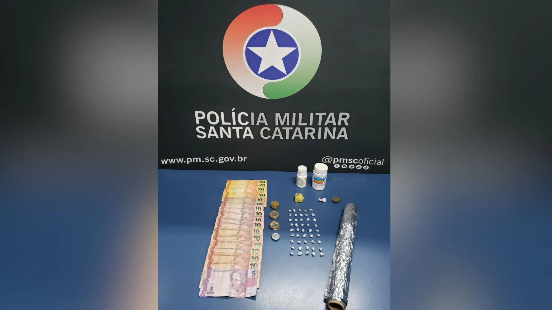 Quatro pessoas são presas por tráfico no bairro Martello