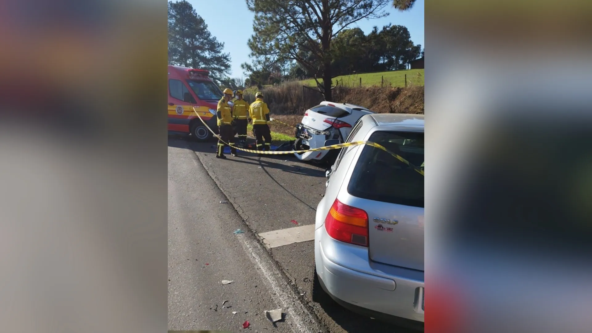 Colisão entre carro e caminhão deixa dois mortos na BR-470
