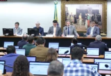 Comissão da Câmara aprova isenção de IR para quem ganha até R$ 5 mil