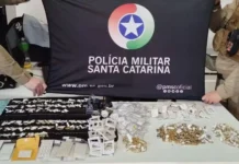 Homem furta R$ 1 milhão em jóias e se esconde em forro de loja