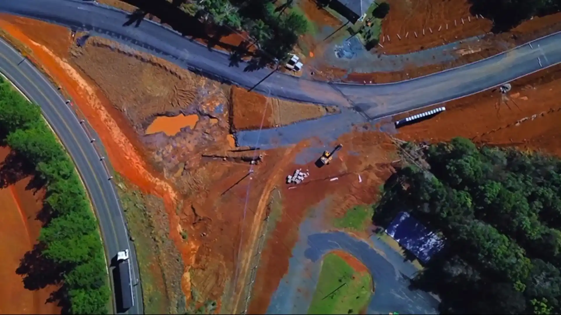 Obra da ponte em Rio das Antas