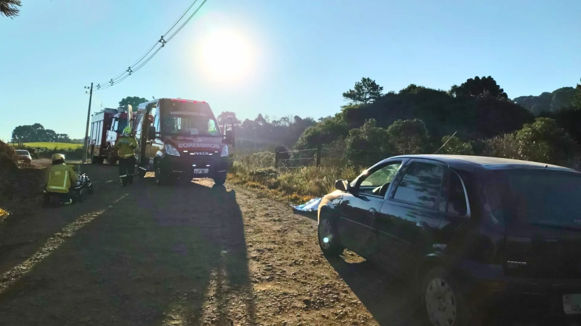 Saída de pista deixa um morto e uma mulher ferida em Fraiburgo Saída de pista deixa um morto e uma mulher ferida em Fraiburgo
