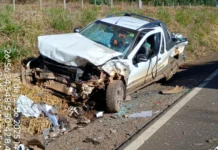 Colisão entre dois carros deixa três feridos em Lebon Régis