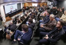 Assembleia de SC discute sobre o fim da obrigatoriedade da vacina contra Covid em crianças