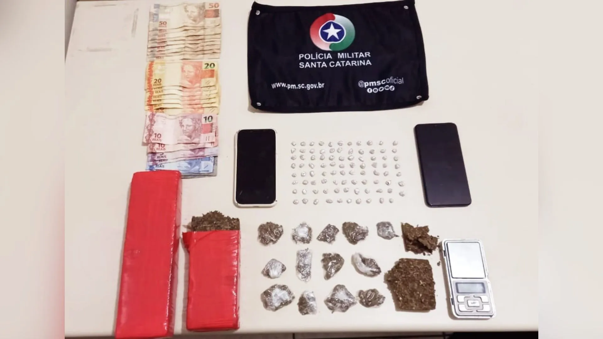 PM de Fraiburgo apreende drogas escondidas em urso de pelúcia