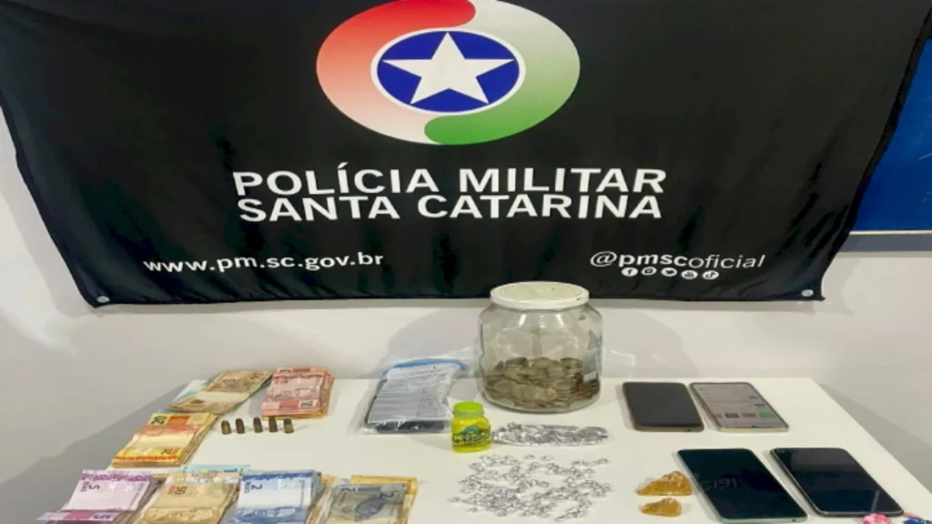 Operação apreende drogas e objetos suspeitos em Porto União