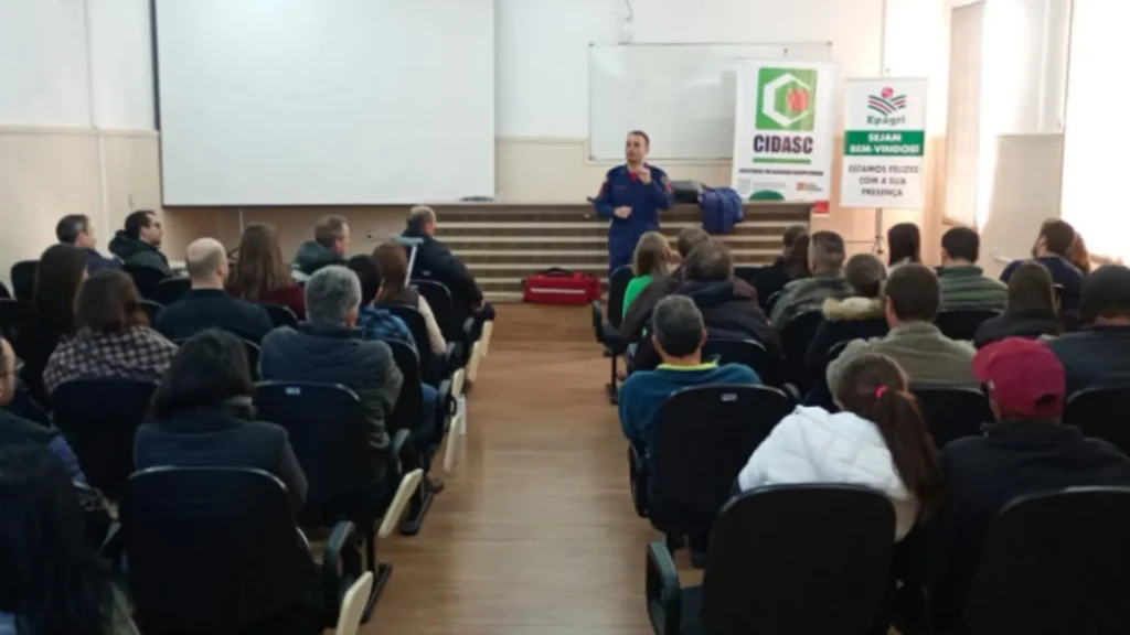 Bombeiros de Videira promovem treinamento de primeiros socorros na Epagri/Cidasc