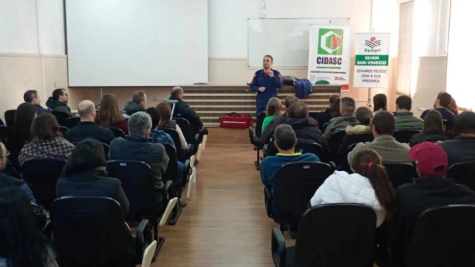 Bombeiros de Videira promovem treinamento de primeiros socorros na Epagri/Cidasc