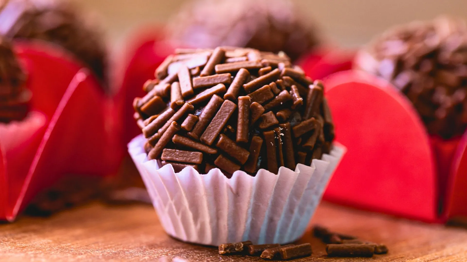 Mulher tenta matar o marido usando veneno de rato em brigadeiro