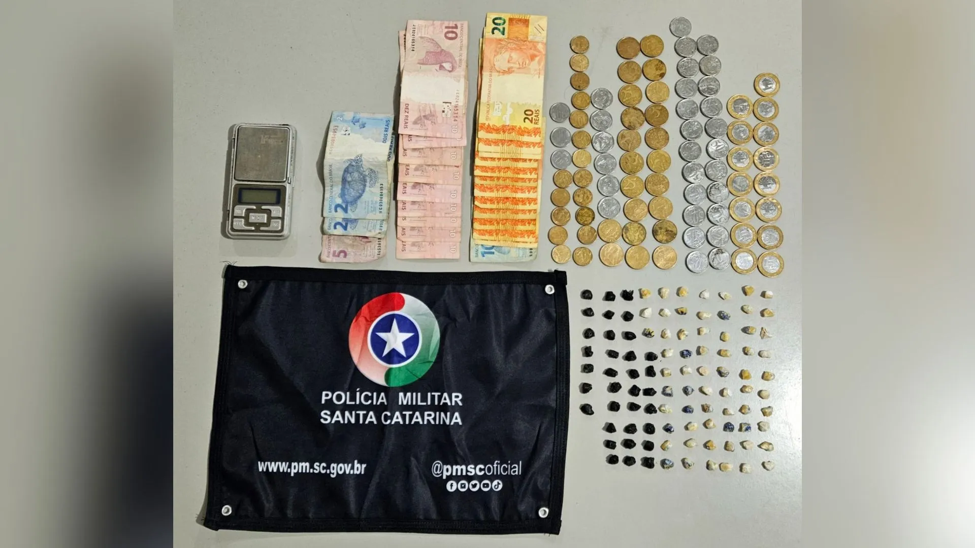 Mochila com drogas é abandonada durante fuga em Fraiburgo