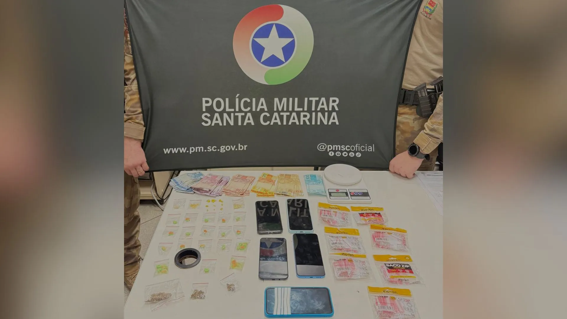 Prisões são feitas por tráfico e corrupção de menores em Herval D’Oeste