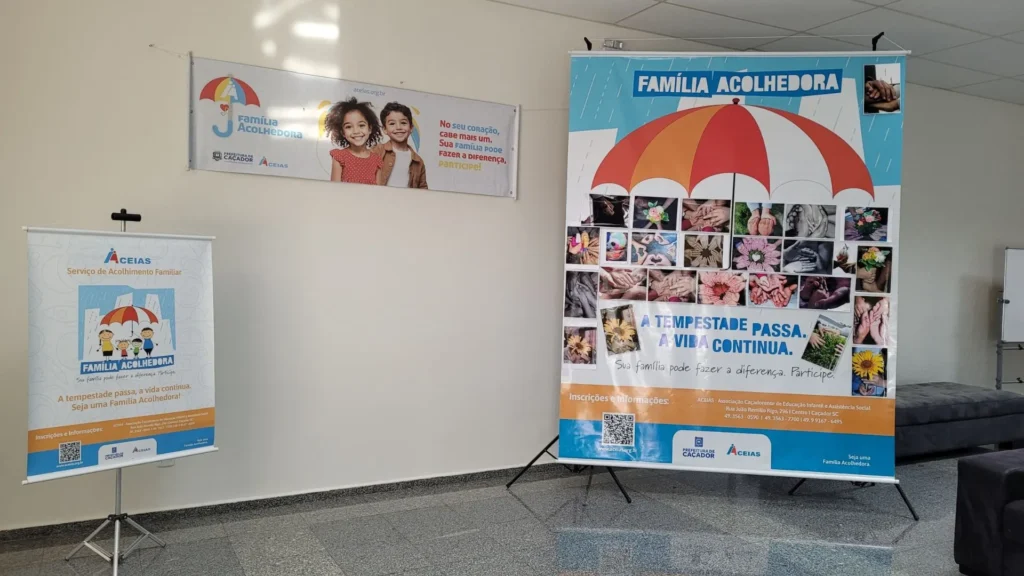 Exposição destaca serviço Família Acolhedora em Caçador