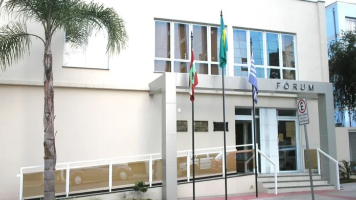 Mulher será julgada por matar marido e esconder corpo em freezer