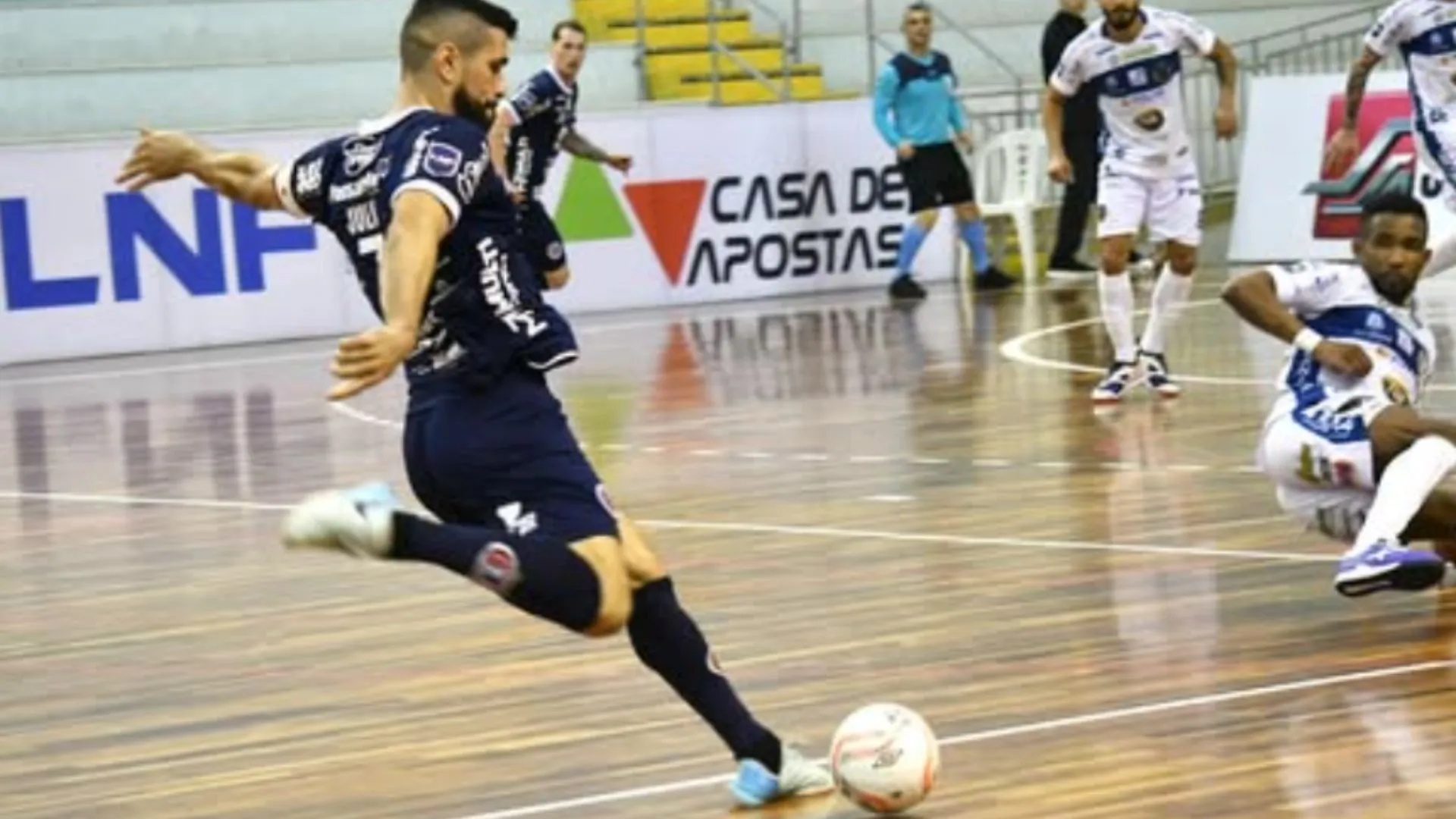 Joaçaba Futsal encara o líder Magnus nesta terça em Videira pela Liga Nacional de Futsal
