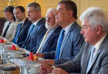 Senado brasileiro inicia diálogo nos EUA contra tarifa de 50%