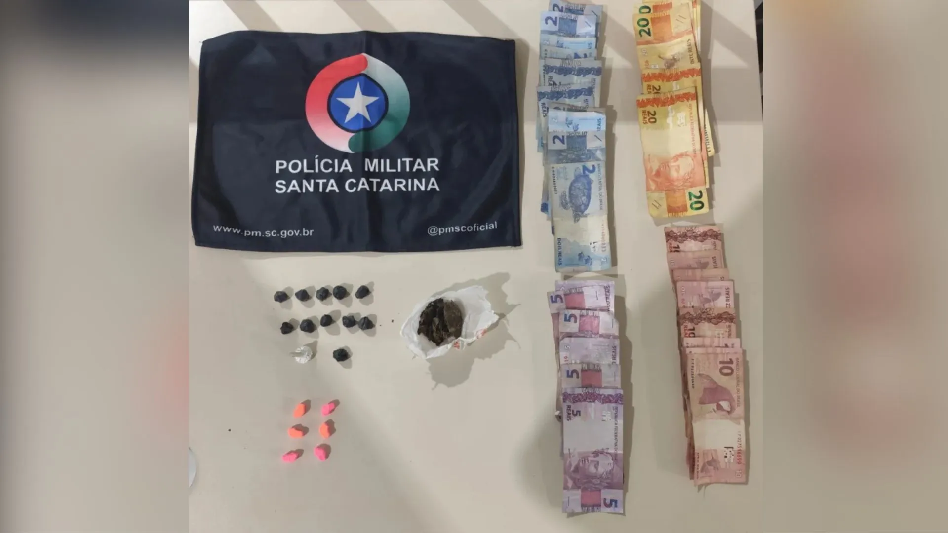 Polícia Militar apreende dois adolescentes por tráfico de drogas em Videira