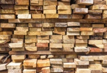Setor da madeira analisa impacto da tarifa dos EUA