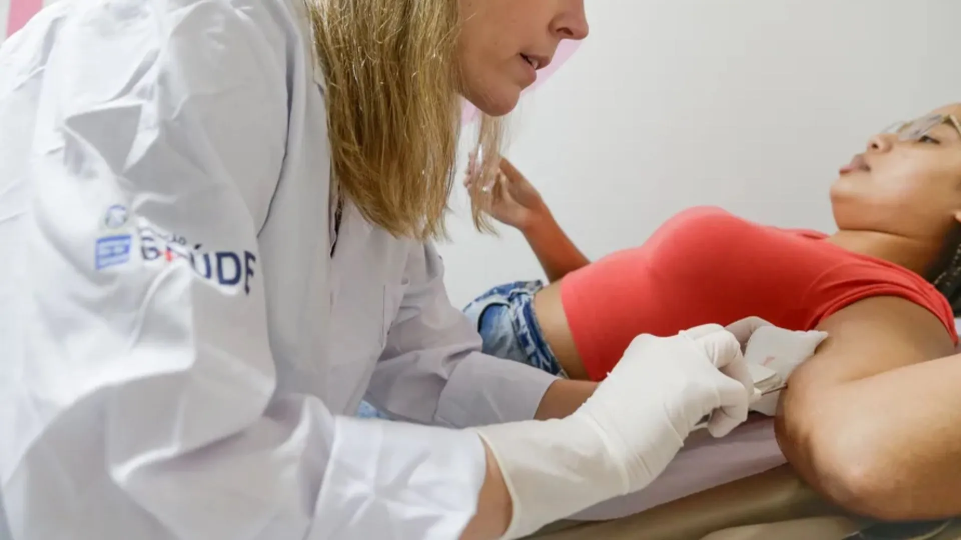 SUS vai oferecer implante contraceptivo gratuito para mulheres